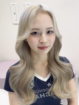 ジーナリア(Xena ria) 《衣織》ホワイトベージュ/グラデーション/ハイトーン