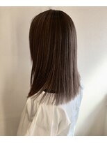 アルタイル ヘア デザイン(ALTAIR HAIR DESIGN) 【後ろ姿】ロブベースのストレート×透明感グレージュ