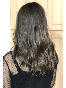 モモ(MOMO) シルバーグラデーション