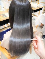 プラグ バイ ネオリーブ(plug by neolive)&nbsp;艶髪　髪質改善　酸熱トリートメント