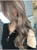 ハイトーンカラー×ベージュ