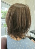 20代/30代/40代/小顔/ミディアム/外ハネボブ/カーキベージュ