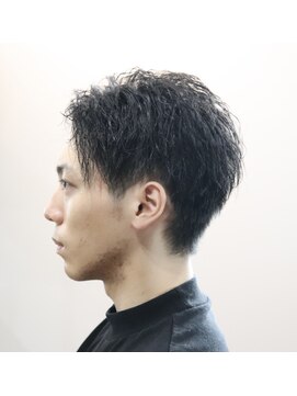 ウィスカーヘアー(whisker hair) ツイストスパイラル　センターパート