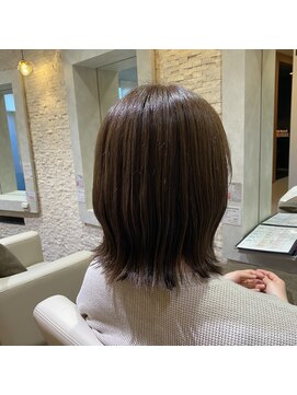 ヴィサージュプラス(VISAGE plus) ミディアム×明るめグレージュカラー