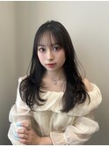 ミディアム前髪ぱっつん韓国風レイヤースタイル