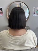 サラ艶落ち着きボブ