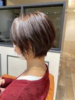 ネオリーブエム(Neolive em;) えりあしスッキリ ショートボブスタイル