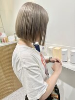 シー バイ ラヴィズム けやき通り1号店(Sea by LUVISM)&nbsp;ケアブリーチ　ダブルカラー　ホワイトブロンド