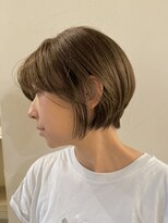 キミドリ(KIMIDORI) 耳かけ小顔前下がりひし形ショート【恵比寿KIMIDORI】