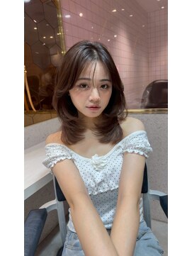 ハローバイシー 仙台(Hello by Sea) 重めミディ × くびれレイヤーで上品な抜け感を