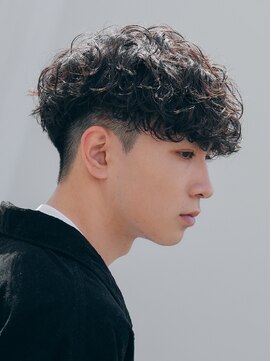 レタッチ バイ フィフス 天神大名(RETOUCH by fifth) 天神大名メンズパーマスペインカールツイストスパイラルパーマ