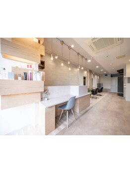 少人数制のプライベート空間で、経験豊富なスタイリストがマンツーマン施術！髪質や骨格に合わせてご提案＊