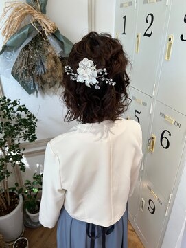 小顔ショートでもふわふわ可愛いハーフアップスタイル11/27