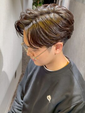 ホーミーズ 横須賀中央店(homies) フェザーパーマ 刈り上げ ツーブロック センターパート 20代