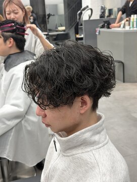 オーバルバイアピッシュ(OVARL by apish) シャドウパーマ毛流れパーマメンズパーマメンズサロン