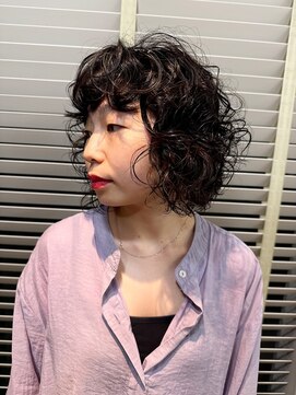 ロライマ 中目黒(roraima) 黒髪/パーマ/縦巻き/スパイラル/大人/カット/ボブ