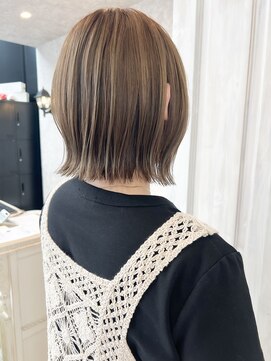 キャアリー(Caary) 福山市美容院Caary20代30代透明感ベージュカラー外ハネボブ