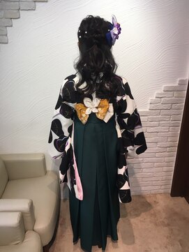 リッシュ 都賀店(Lish) 袴の帯アレンジに編み込みハーフアップ