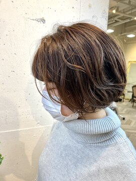 エル(EL by green) 《tomi》丸みショートボブ×モカブラウン