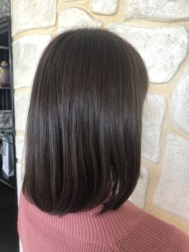 エムズアルカディア(M'Z ARCADIA) 透明感◎シルバーベージュ