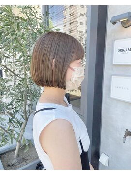 オリガミ トイロ(ORIGAMI TOIRO) ミニボブ×くすみベージュ