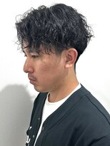 ヒュイル バイ ニアウ(Hwyl by Niau)&nbsp;メンズマッシュパーマニュアンスパーマスパイラルパーマ刈り上げ