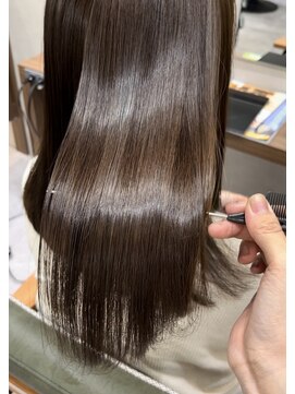 アンスリウム 吹田(Anthurium) ミディアムレイヤー/大人可愛い/髪質改善/シースルーバング