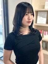 イロウ 天神大名店(IROW)&nbsp;チャコールブラック 透明感カラー 顔周りレイヤー 韓国ヘア 20代