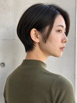 ビープ(beep)&nbsp;頬に沿う顔まわりとタイトな襟足のショート