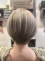 ジェリカ(Jlica)&nbsp;大人ショート　ブリーチカラー　ミルクティーベージュ