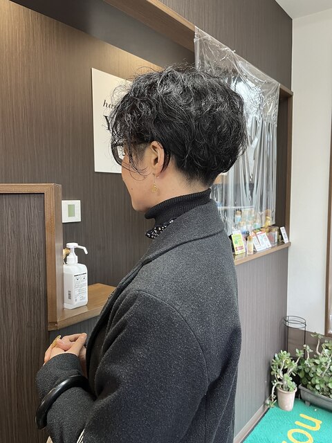 くせ毛活かしカッコいいかりあげショート20代30代40代50代 