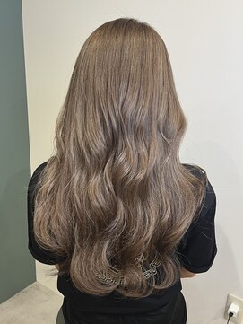 プラス ファースト ヘア(Plus 1st) ブラウンベージュ×ロングウェーブ