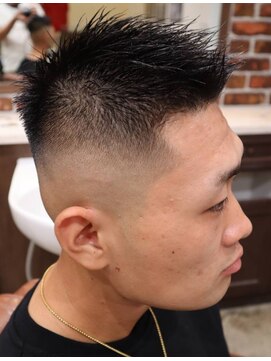 アクセプトザワールドバーバー(Accept the world barber) ショートスタイル×スキンフェード