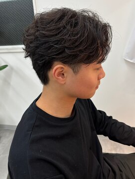 シーフ 千葉(Cyf) フェザーパーマ/刈り上げセンターパート/千葉駅/保立大翔