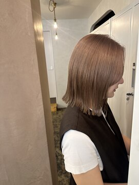 ユッカ 梅田(YUCCA) 【 YUCCA 】大人可愛い黒髪ストレート/切りっぱなしうるツヤ