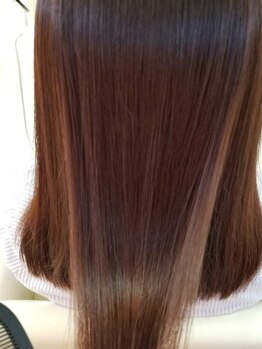 ショコラン(SHOKORAN)の写真/毛先までしっかりと潤う指通りしなやかなストレートヘアに◎髪質改善に効果的なこだわりの厳選薬剤を使用◇