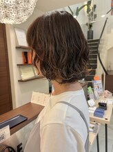 ビーバイシーアッシュエフ(B-by-C A'SHU.F) ミディアムゆるカール