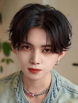 クィーンズガーデンバイケーツーギンザ(QUEEN’S GARDEN by K two GINZA) メンズカット/センターパート/ショート/ニュアンスパーマ