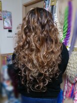 クレイジービッチ(CLAY G BITCH)&nbsp;【￥350~】仙台エクステ ヘソまで 外国人風ハイライト