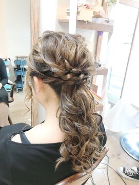 ロカット サロン(Roquat Salon) レトロローポニーアレンジ【ヘアアレンジ　立川/立川南/立川】