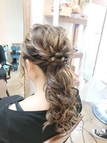 ロカット サロン(Roquat Salon) レトロローポニーアレンジ【ヘアアレンジ 立川/立川南/立川】