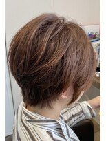 クロムヘアー(CHROME HAIR) 前下がりショートボブ