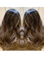 ヴィコロ(vicolo) 人気No.1!グレージュバレイヤージュ