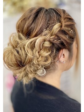 アヴニール アックス(Avenir axe) 編み込みアレンジ