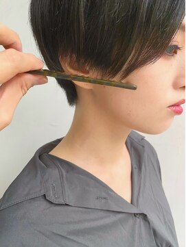 インビテーション(invitation) 顔まわりのラインがボーイッシュすぎない◇ハンサムショート