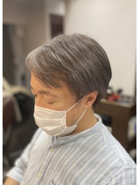 トイロヘアー(toiro hair) シルバーアッシュのショートレイヤー