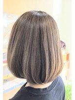 マニス(manis)&nbsp;シンプルストレートまとまりやすい大人Aラインボブ＆ハイライト