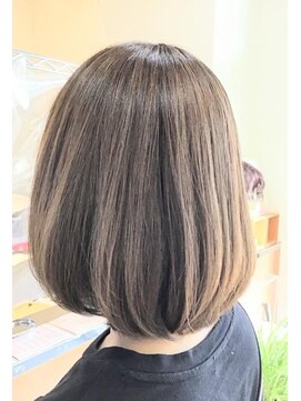 マニス(manis) シンプルストレートまとまりやすい大人Aラインボブ&ハイライト