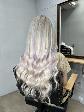 ワン(ONE) ホワイト