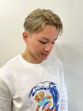 ピープスアンドスー 表参道 渋谷(Peeps&Suu.) メンズカット ツーブロック ホワイトベージュ ケアブリーチ